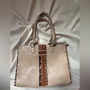 Wrangler Beige and Leopard Print Tote Bag